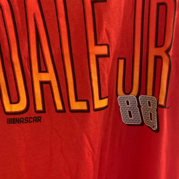 NASCAR Fanatics NWT size L Womens Dale Jr Red tee - Picture 2 of 7